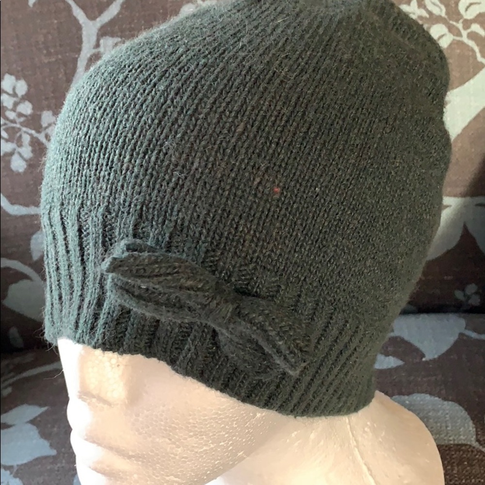 H&M Green Knit Hat with Bow